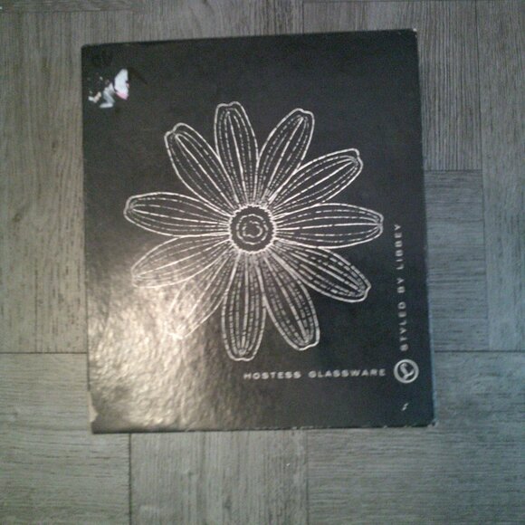 Vintage Libbey Hostess Glassware 1 oz. Cordial Glasses 'Gold Leaves' Set of 5 - Picture 3 of 6